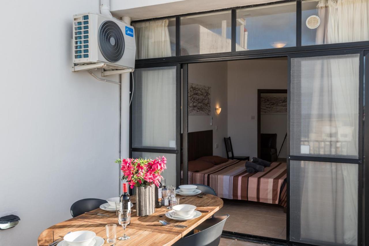 Seashells 2 Bedroom Apartment With Sunny Terrace With Stunning Sea Views - By Getawaysmalta St. Paul's Bay Exterior foto